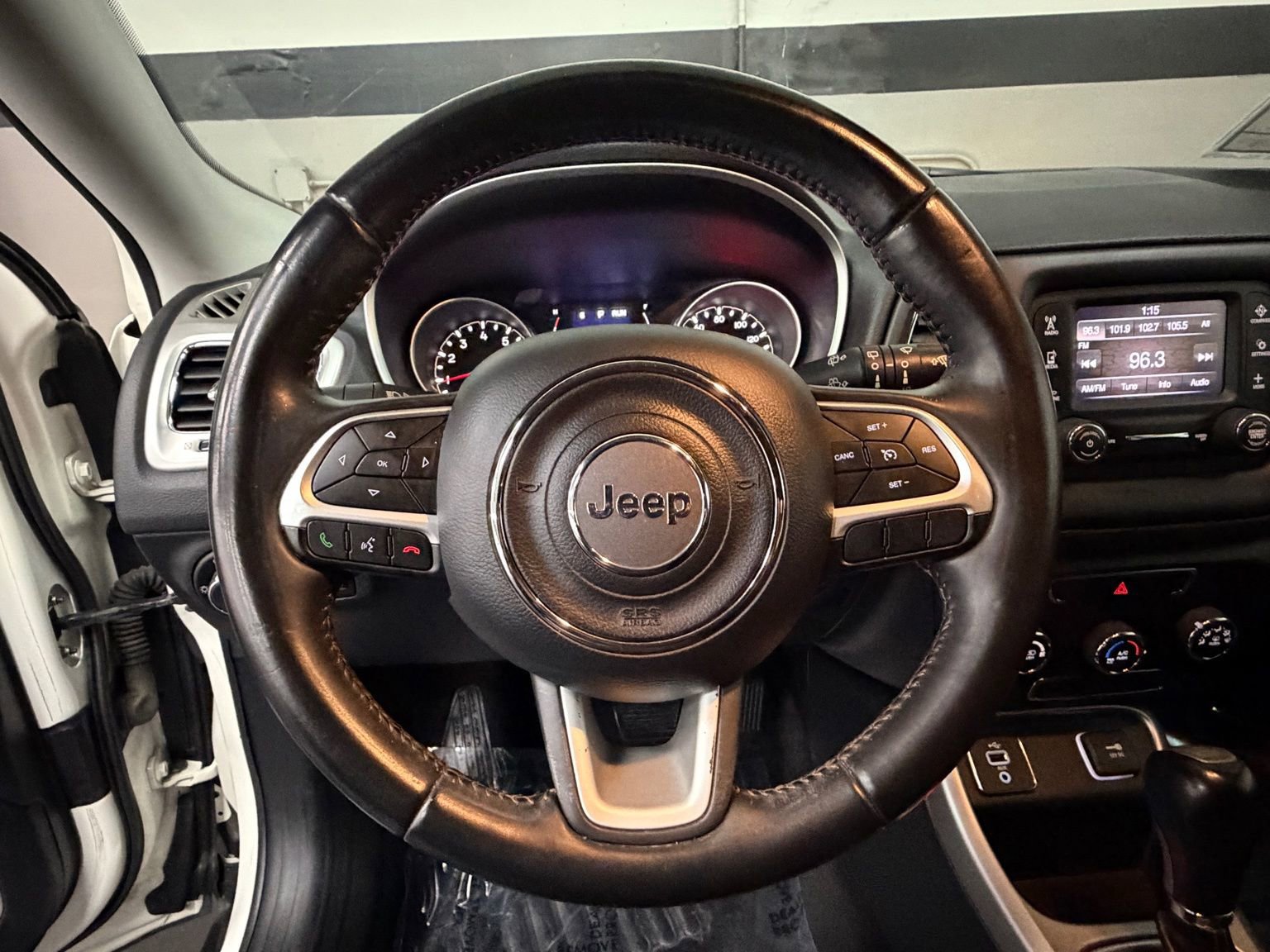 Used 2018 Jeep Compass Latitude image 24