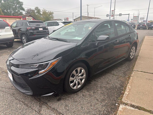 Used 2023 Toyota Corolla LE FWD image 3