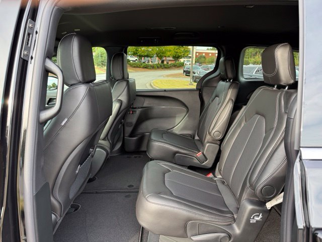 New 2027 Chrysler Pacifica LX FWD image 25