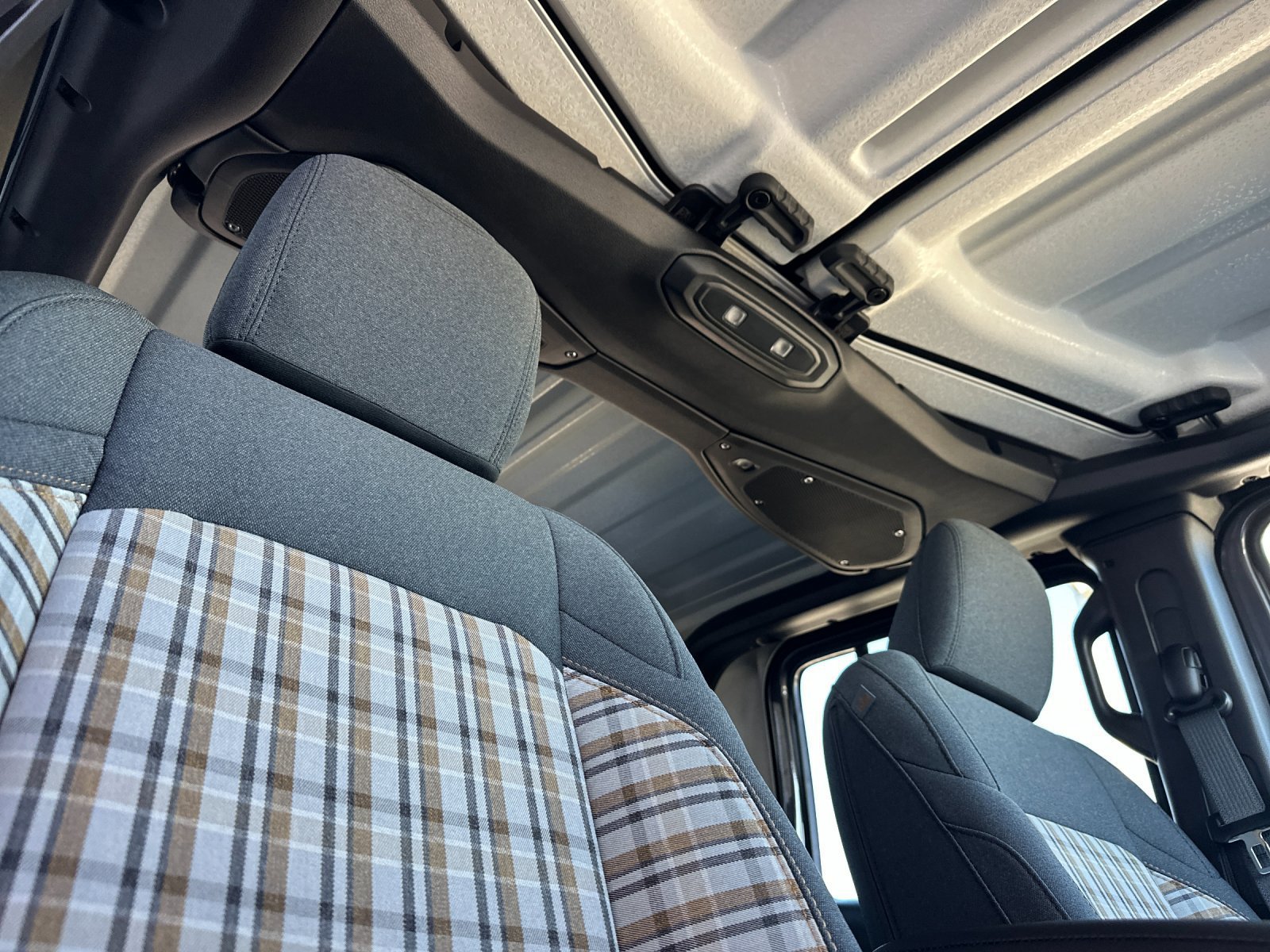 New 2026 Jeep Gladiator Sport AWD/4WD image 15