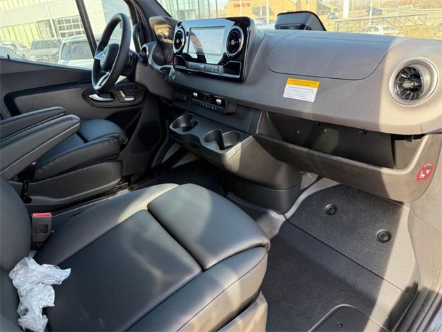 New 2025 Mercedes-Benz Sprinter 2500 image 9
