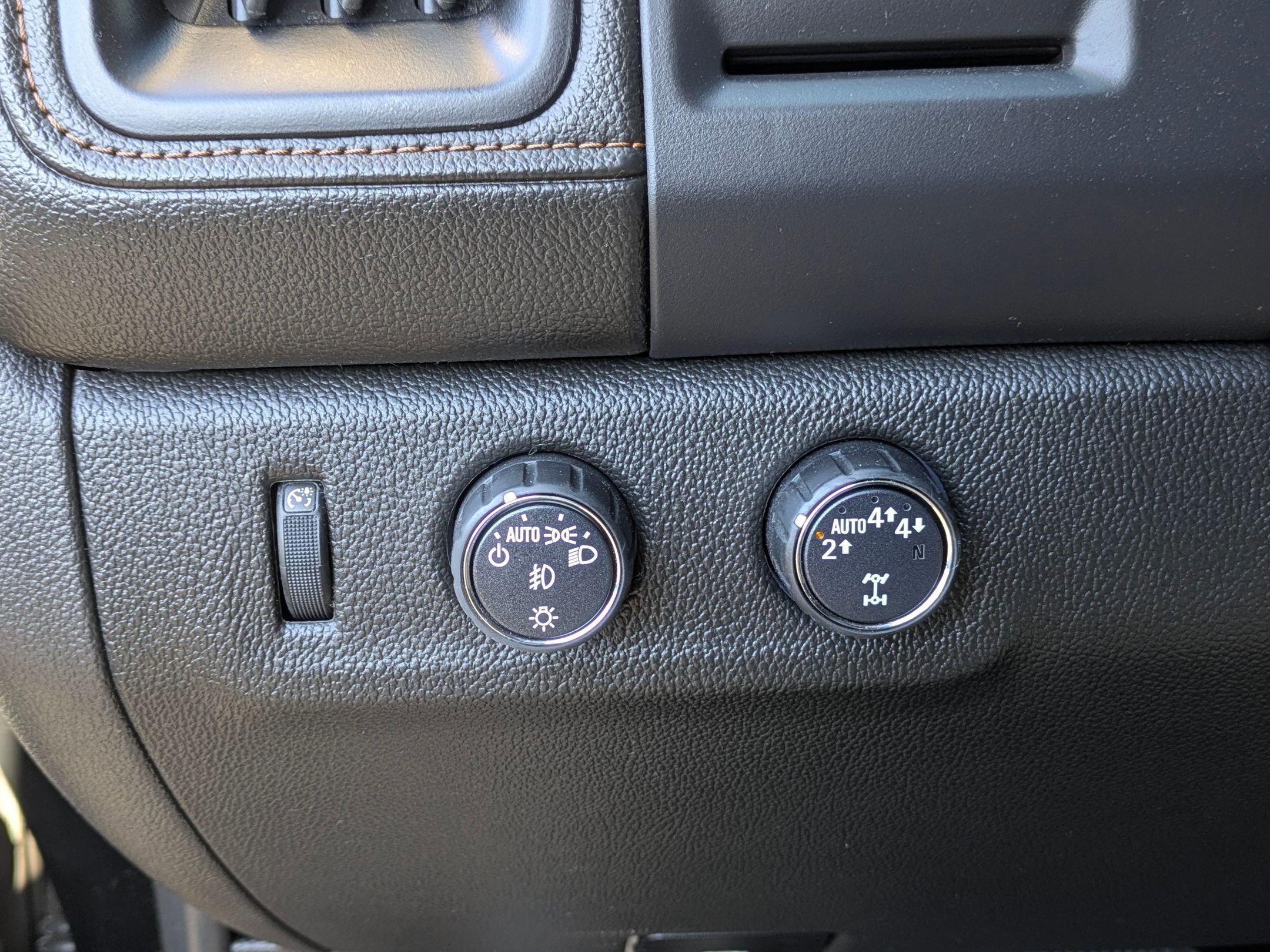 Certified 2022 GMC Canyon AT4 w/ Driver Alert Package image 20