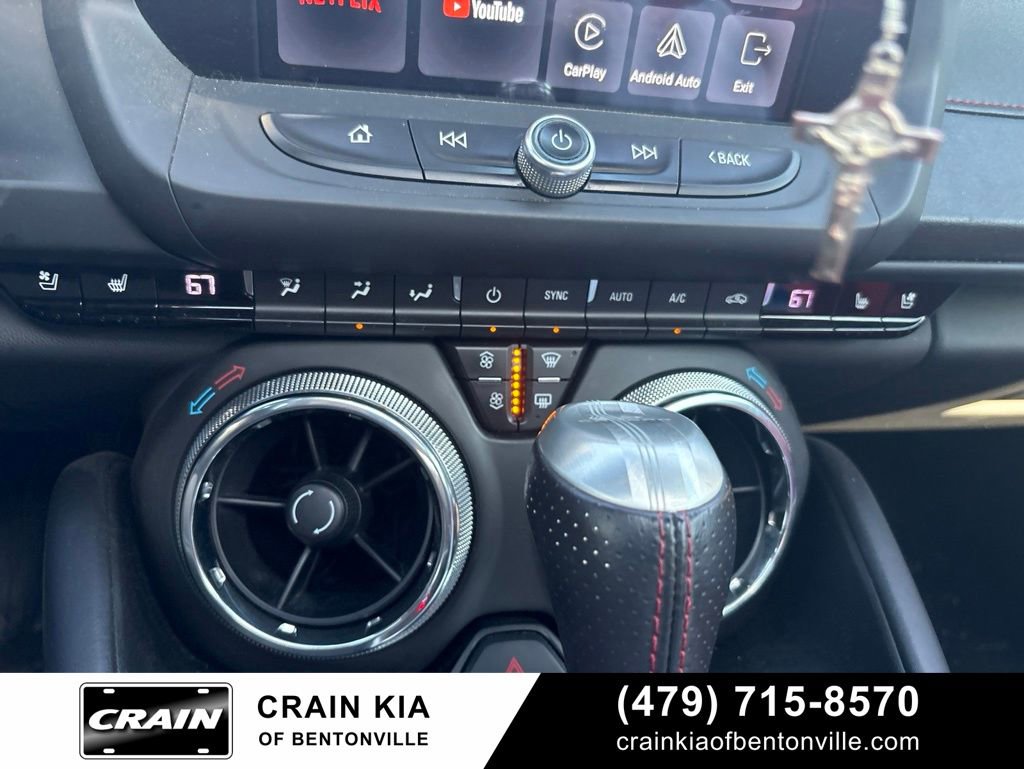 Used 2018 Chevrolet Camaro LT RWD image 17