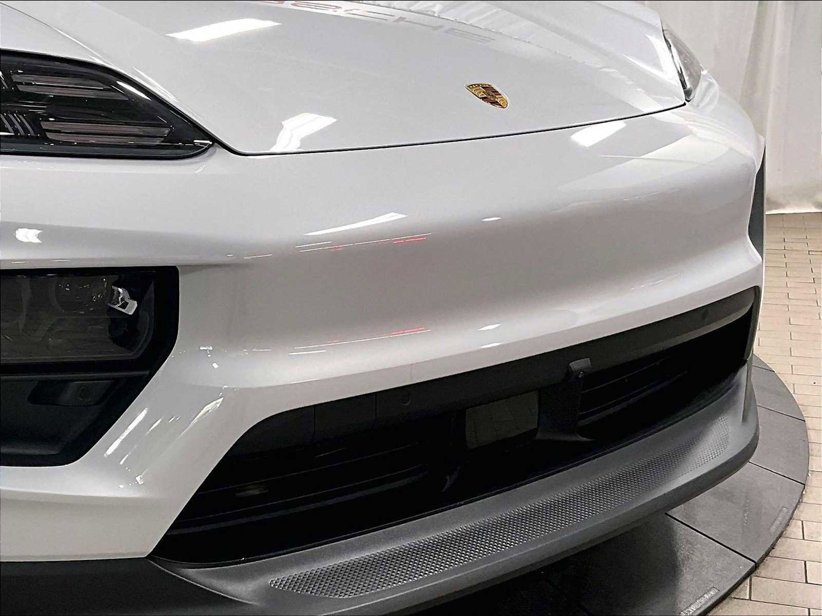 Used 2025 Porsche Macan Electric image 33