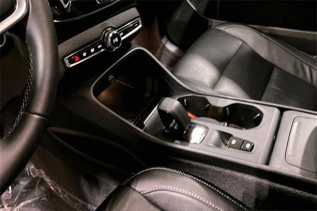 Certified 2023 Volvo XC40 B5 Core w/ Convenience Package image 16