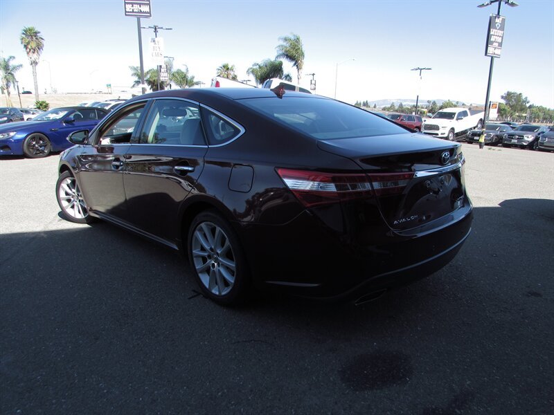 Used 2014 Toyota Avalon Limited w/ Technology Package FWD image 5