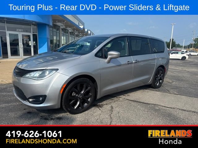 Used 2019 Chrysler Pacifica Touring Plus w/ S Appearance Package FWD image 2