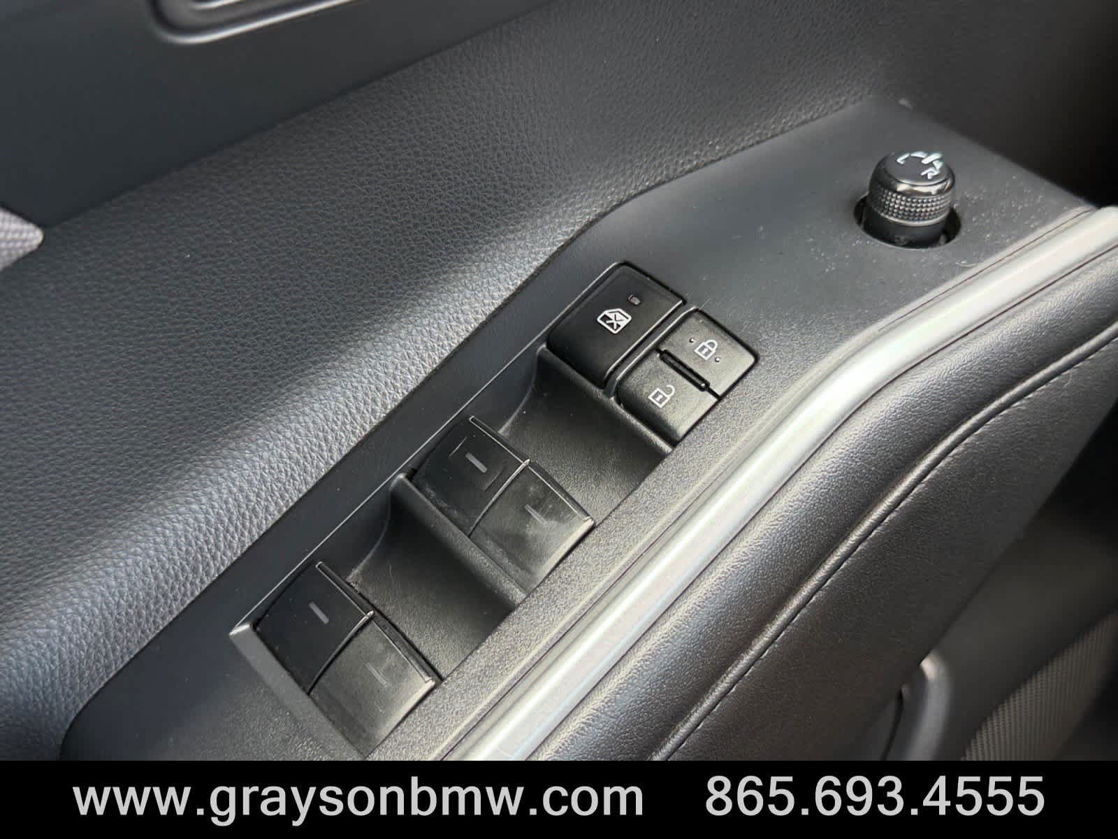 Used 2023 Toyota Highlander L FWD image 23