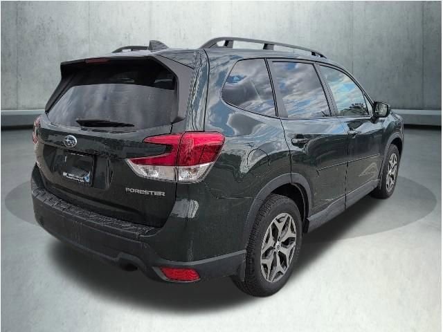 Used 2023 Subaru Forester Premium image 6