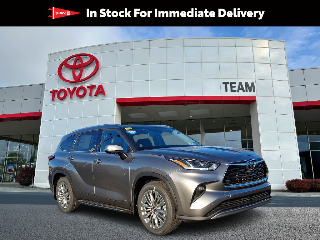 New 2026 Toyota Highlander Platinum