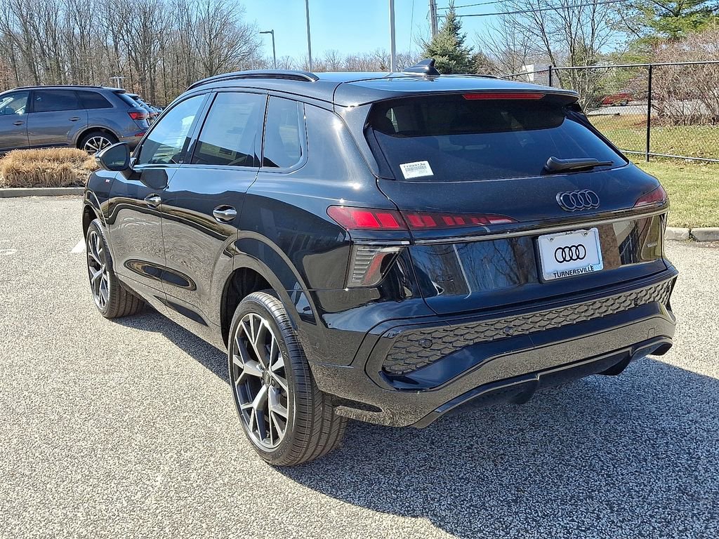 New 2026 Audi Q3 quattro 2.0T AWD/4WD image 3