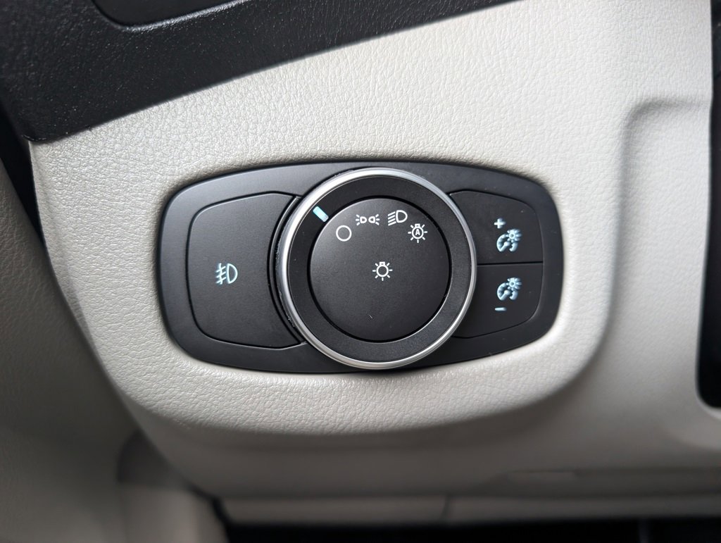 Used 2020 Ford Transit Connect Titanium w/ Trailer Tow Package image 31