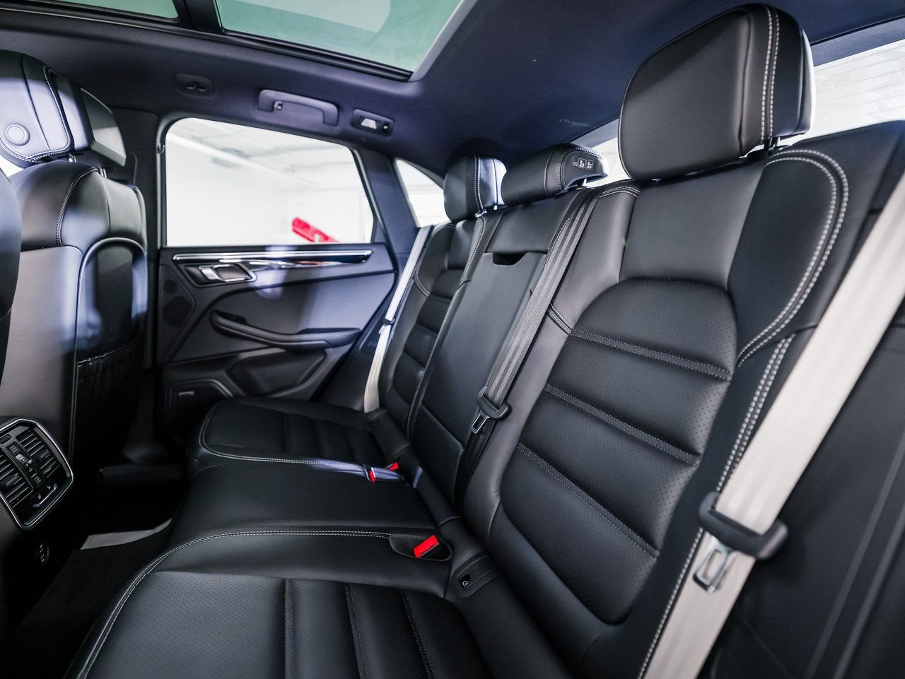New 2026 Porsche Macan S AWD/4WD image 24