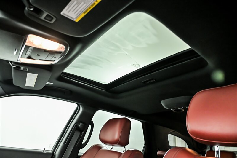 Used 2020 Dodge Durango R/T w/ Technology Group AWD/4WD image 18