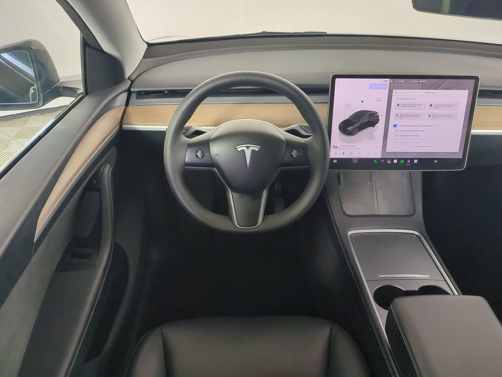 Used 2024 Tesla Model Y Long Range AWD/4WD image 19