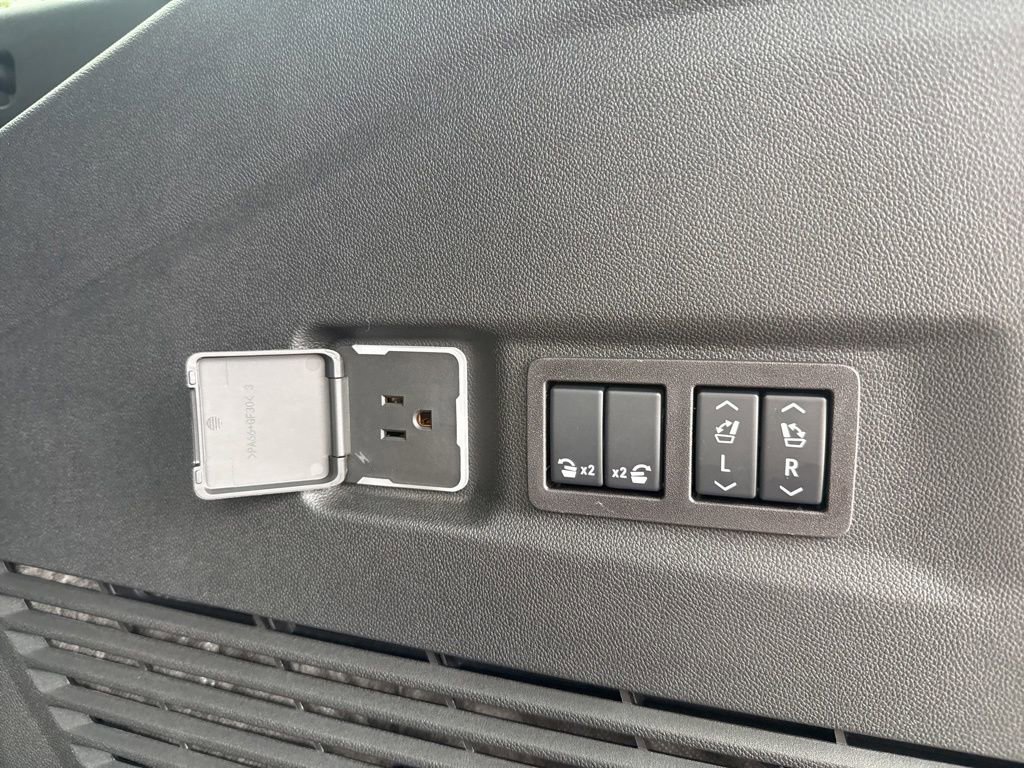 New 2026 GMC Yukon XL Elevation w/ LPO, Floor Liner Package image 61