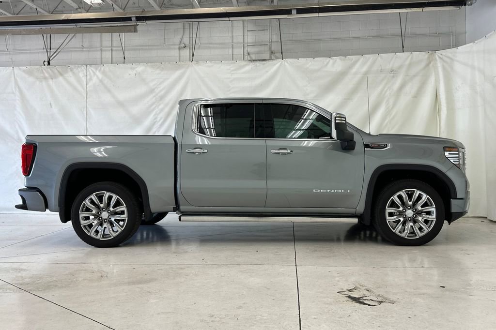 Used 2025 GMC Sierra 1500 Denali AWD/4WD image 3