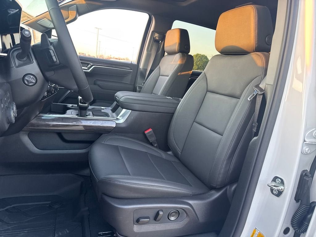 New 2026 Chevrolet Silverado 1500 LTZ w/ LTZ Premium Package AWD/4WD image 18