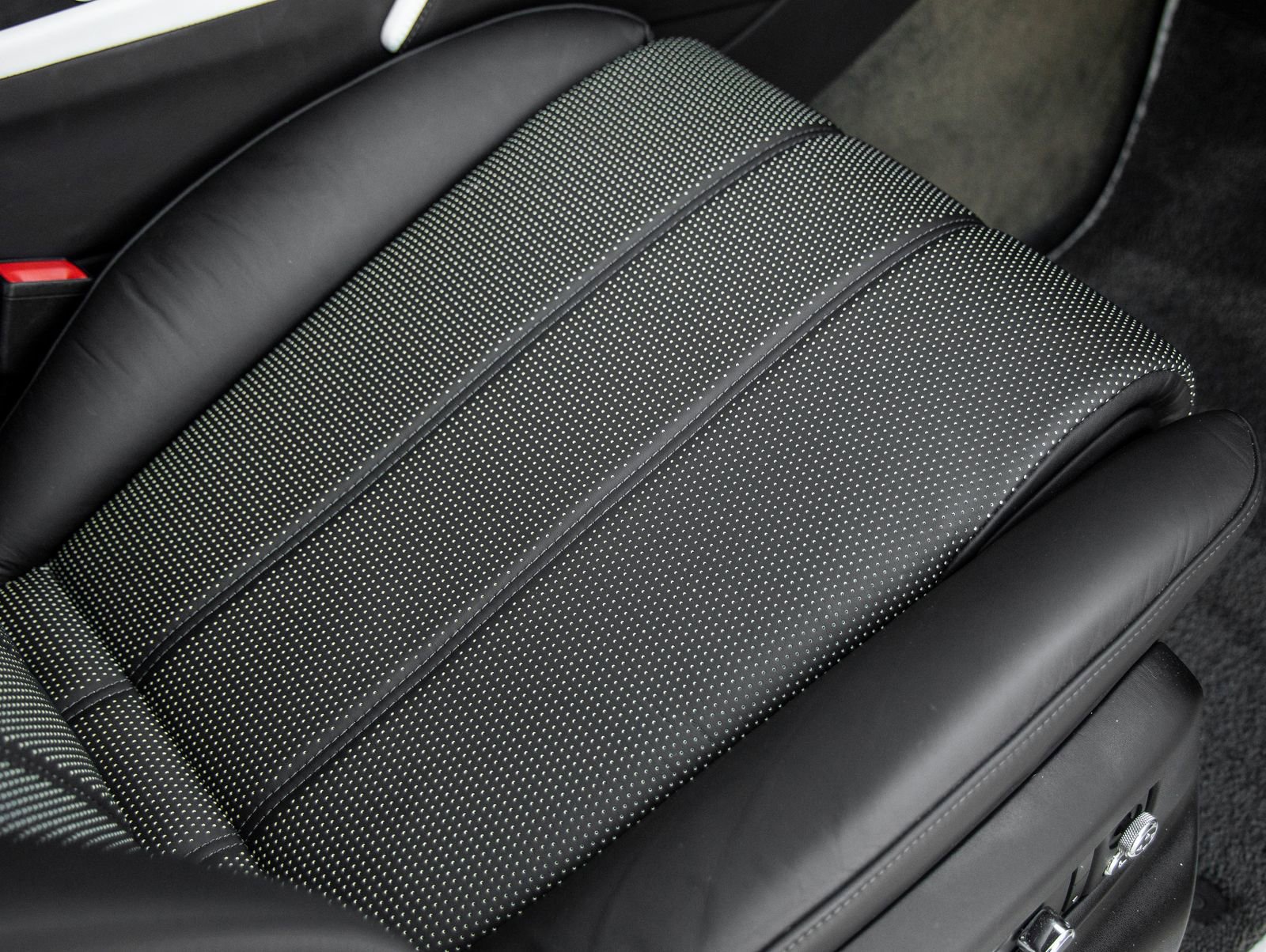 Used 2020 Bentley Bentayga AWD/4WD image 48