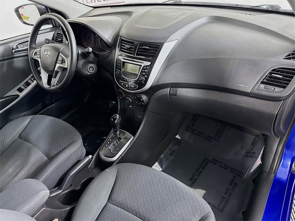 Used 2012 Hyundai Accent SE image 28