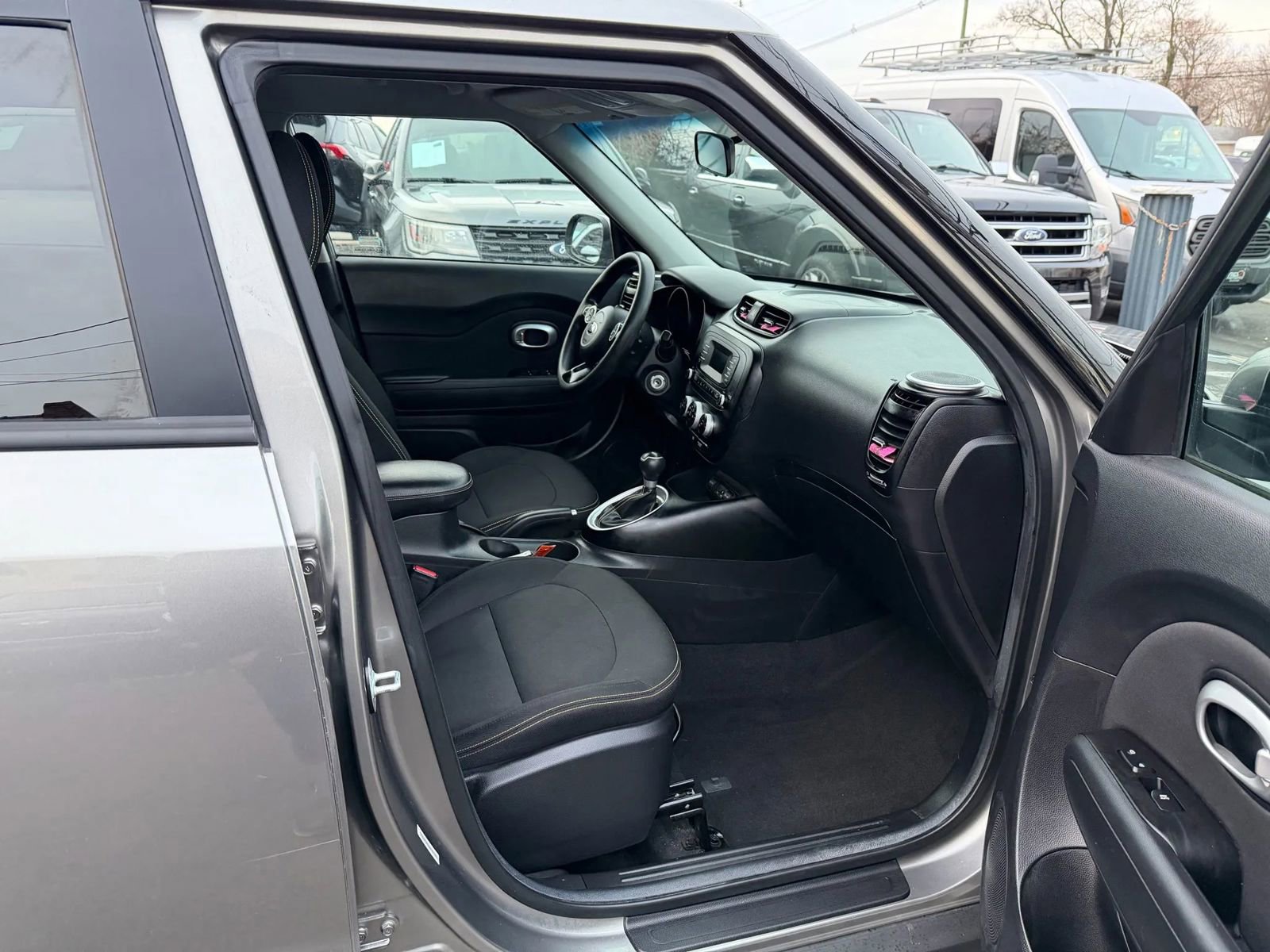 Used 2014 Kia Soul + FWD image 23