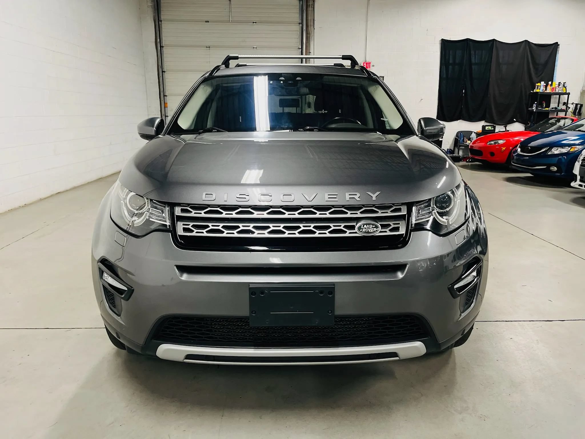 Used 2017 Land Rover Discovery Sport HSE AWD/4WD image 3