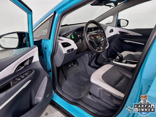 Used 2021 Chevrolet Bolt Premier w/ Infotainment Package FWD image 3