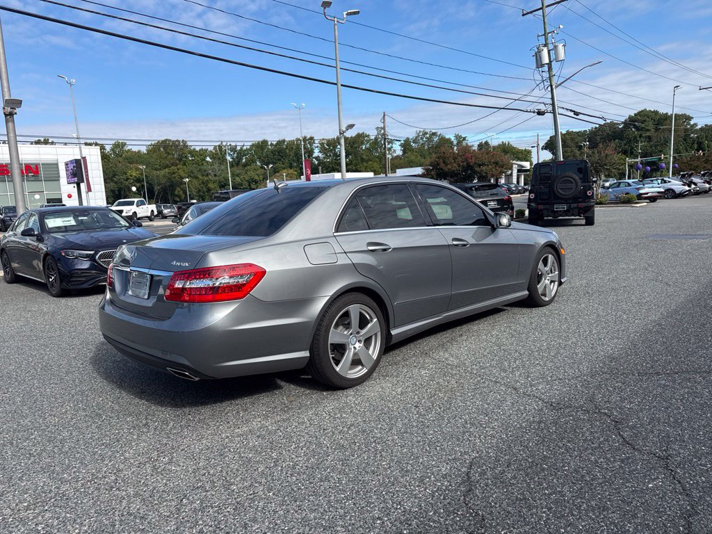 Used 2011 Mercedes-Benz E 350 4MATIC Sedan image 5