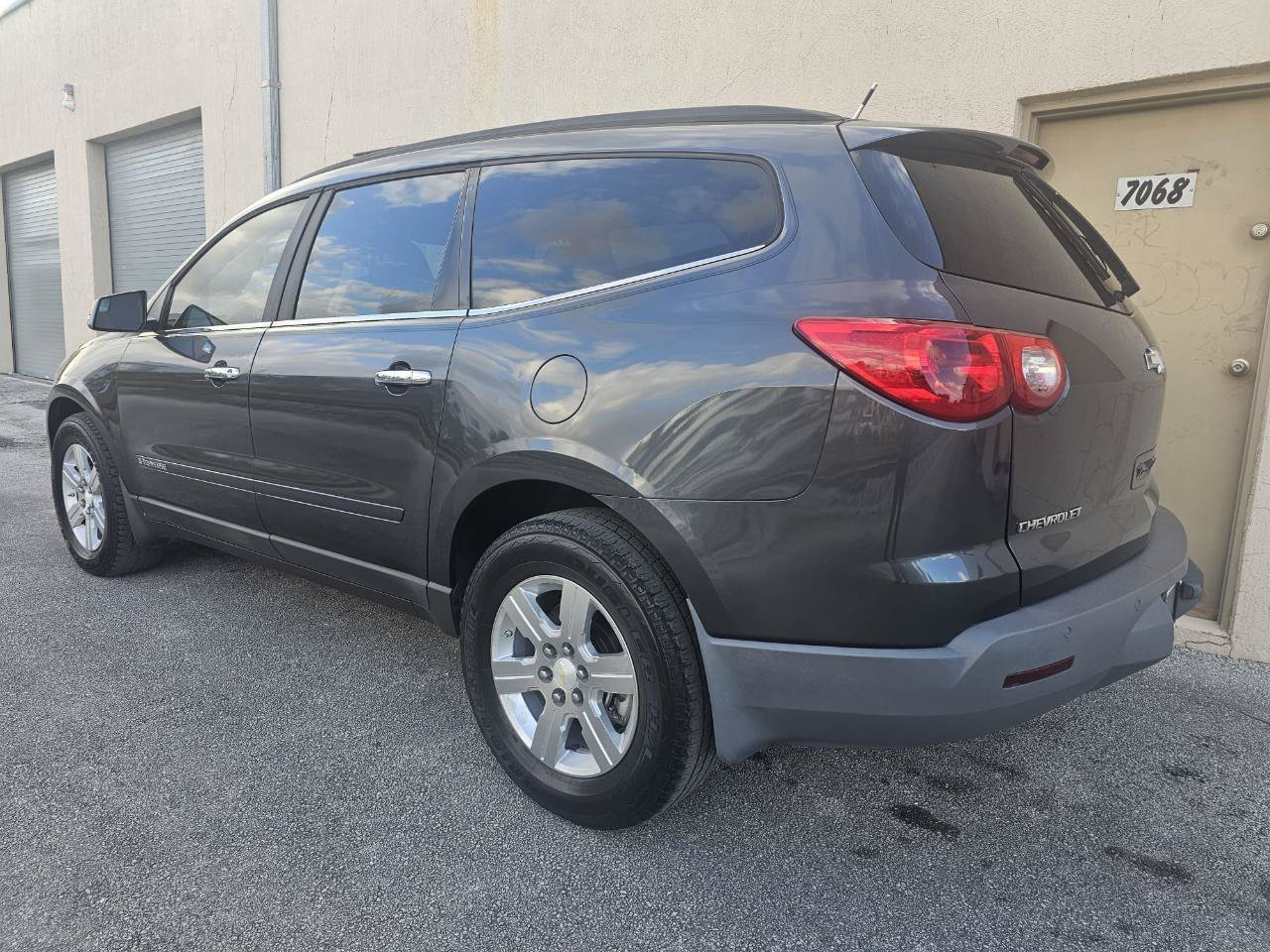 Used 2009 Chevrolet Traverse LT FWD image 16