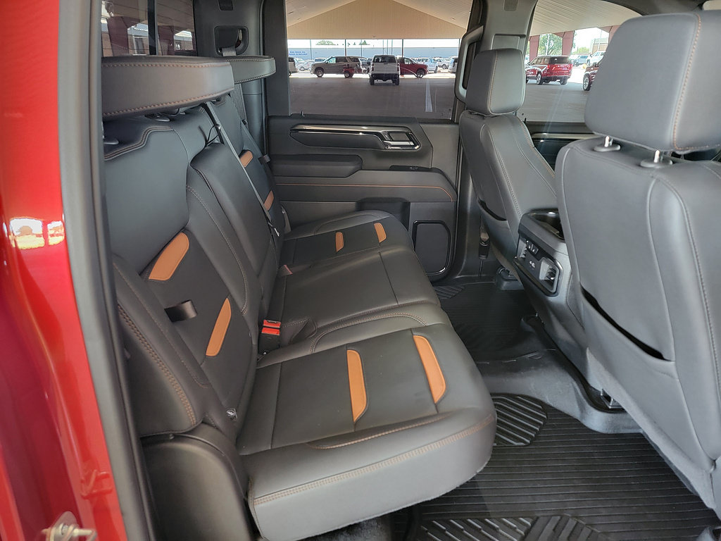 Used 2025 GMC Sierra 2500 AT4 w/ Technology Package AWD/4WD image 7