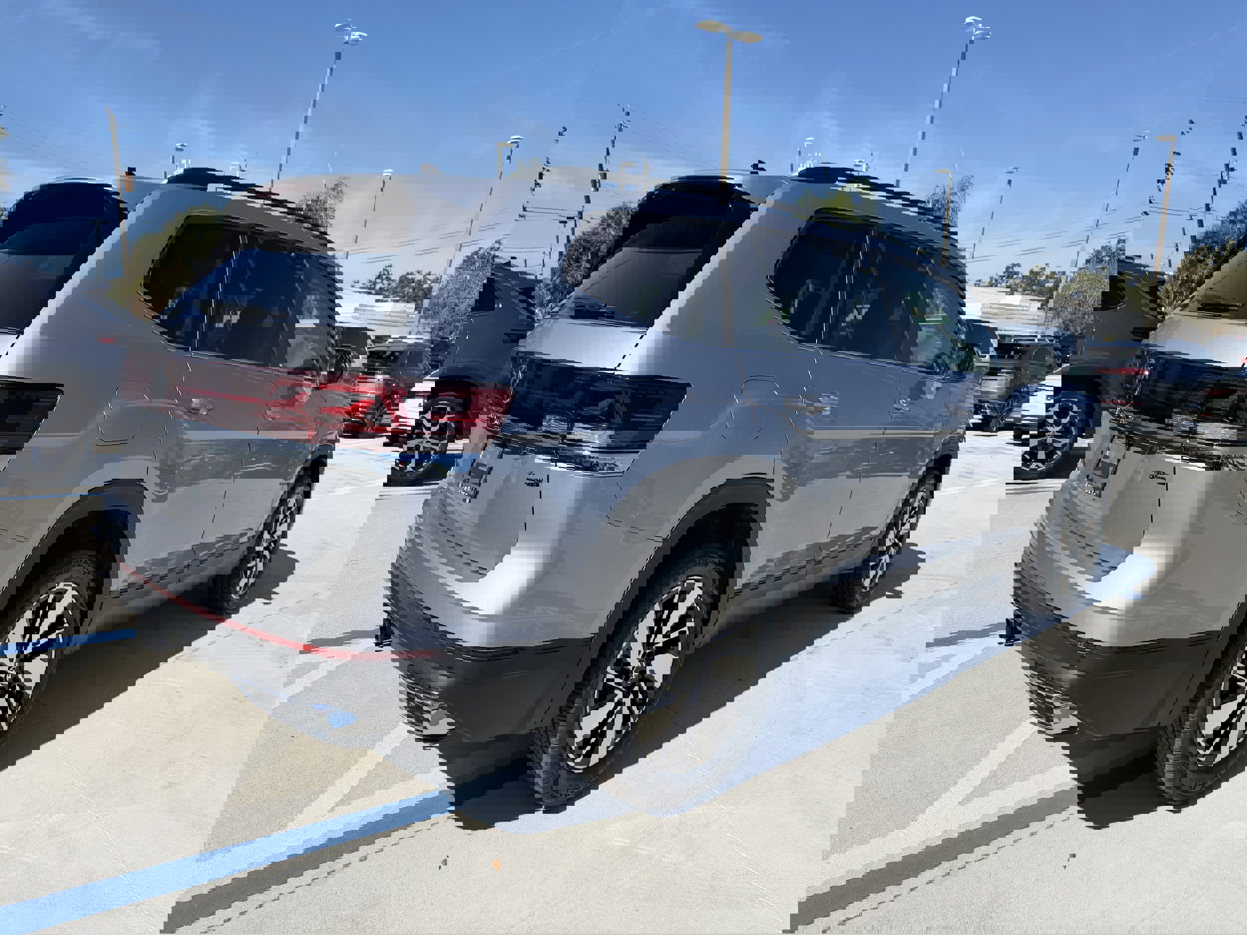 New 2026 Volkswagen Atlas SE image 3