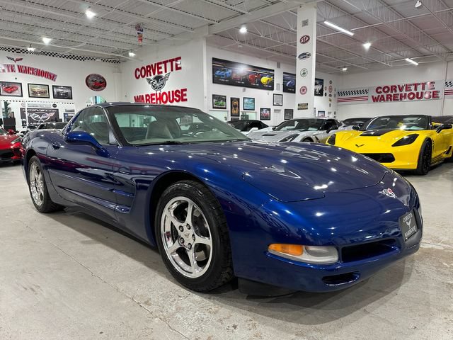 Used 2004 Chevrolet Corvette Coupe w/ Preferred Equipment Group RWD image 29