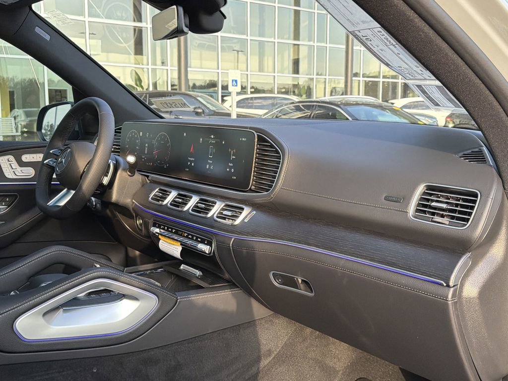 New 2026 Mercedes-Benz GLS 580 4MATIC image 19
