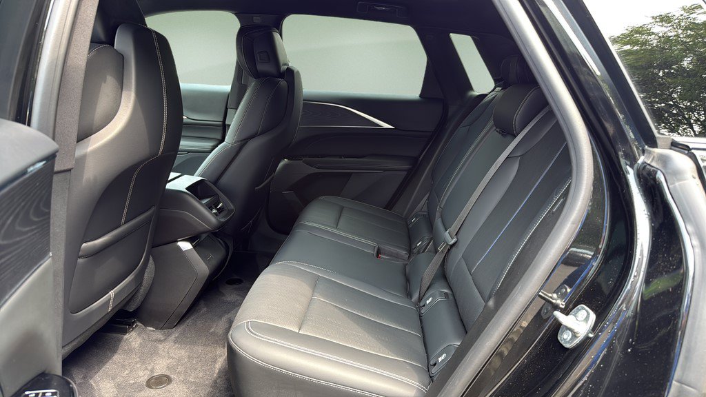 Certified 2024 Cadillac Lyriq Sport w/ LPO, Floor Liner Package AWD/4WD image 24
