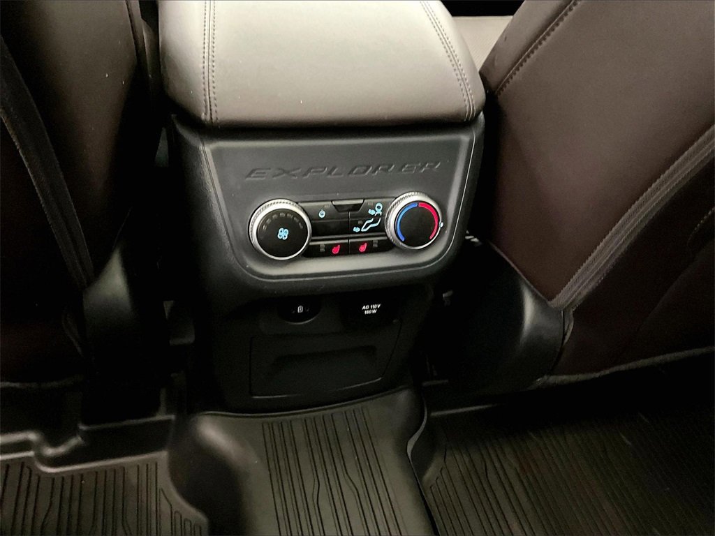 Used 2025 Ford Explorer Platinum w/ LUX Leather Package image 28