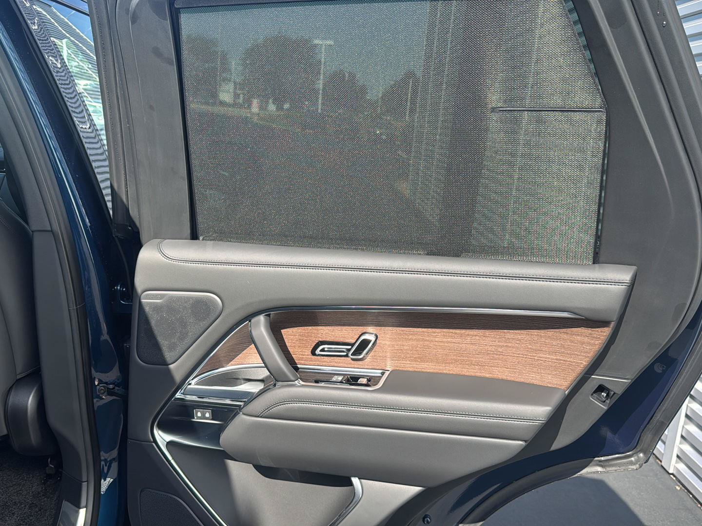 New 2026 Land Rover Range Rover SE AWD/4WD image 17