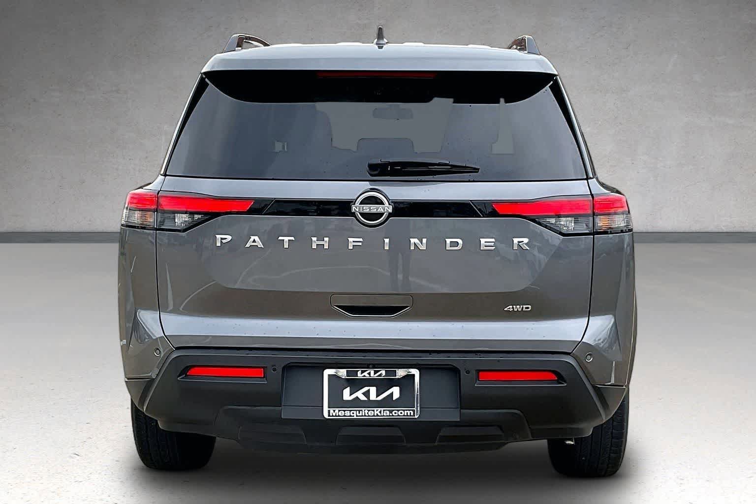 Used 2025 Nissan Pathfinder SV AWD/4WD image 5
