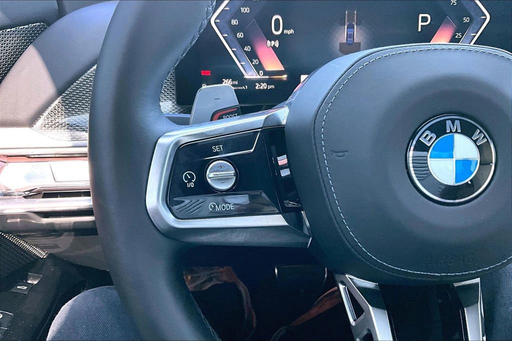 Used 2023 BMW 740i image 10