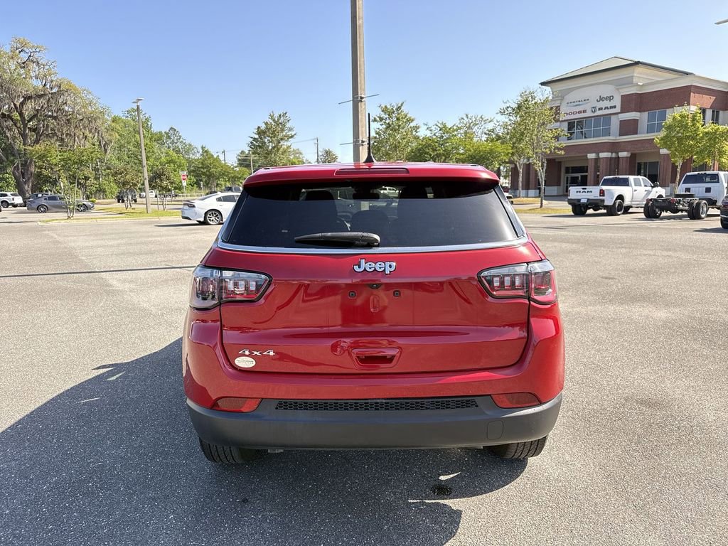 Used 2023 Jeep Compass Sport image 4