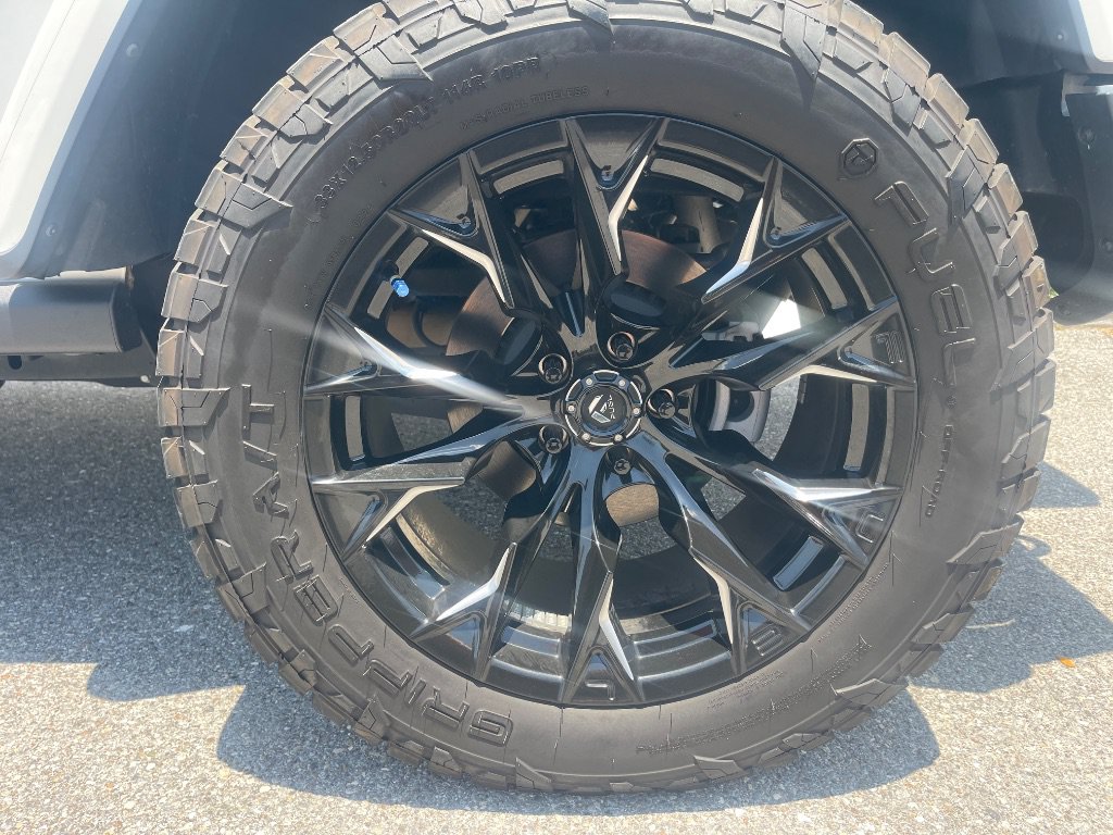Used 2023 Jeep Wrangler Unlimited Sahara AWD/4WD image 14