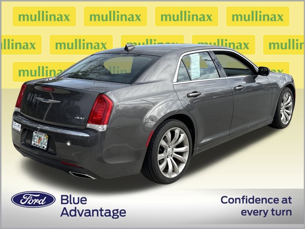 Used 2019 Chrysler 300 Touring L w/ Quick Order Package 22F image 5