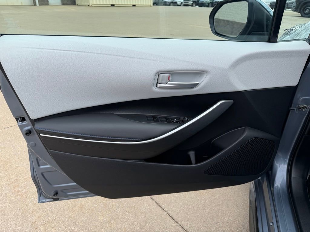 Certified 2022 Toyota Corolla SE w/ SE Premium Package image 9