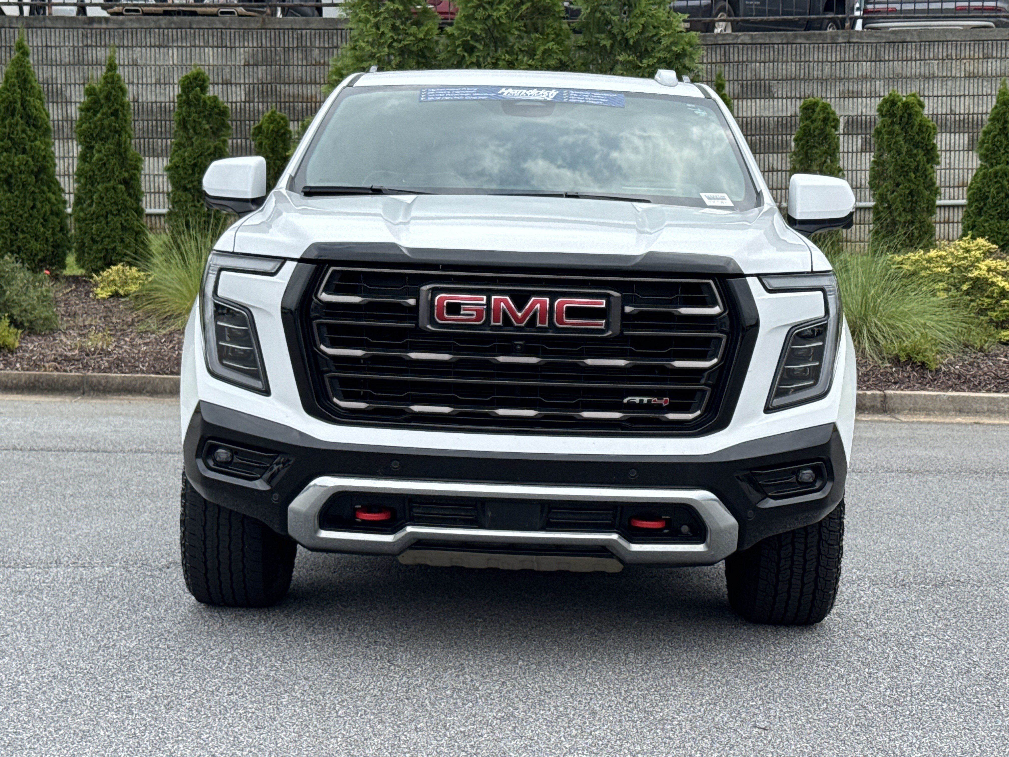 Used 2025 GMC Yukon AT4 Ultimate AWD/4WD image 3