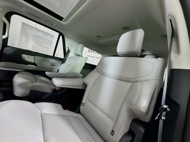 New 2025 Ford Expedition Active image 26