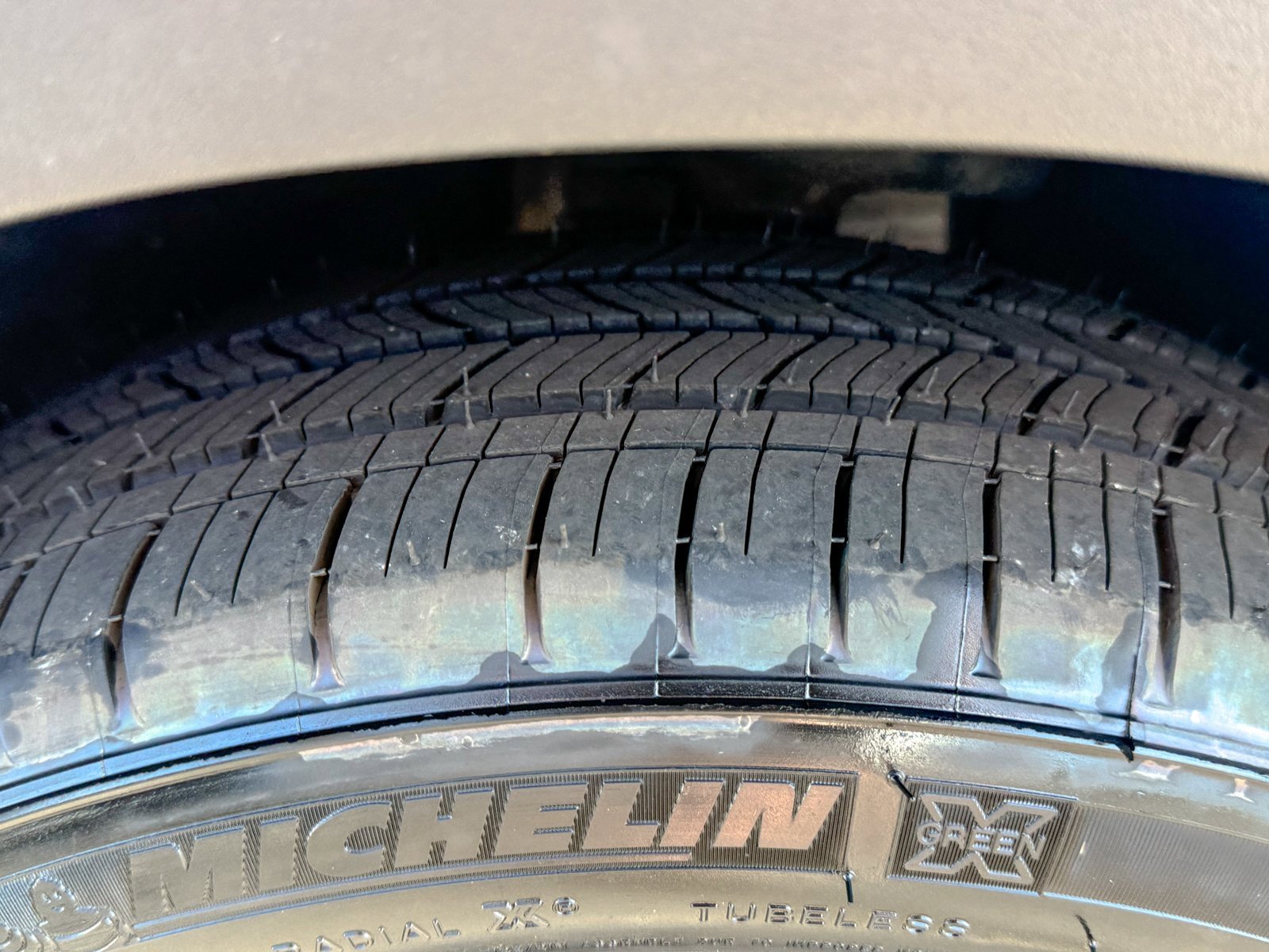 Used 2022 Chevrolet Bolt EUV Premier w/ Launch Edition image 15