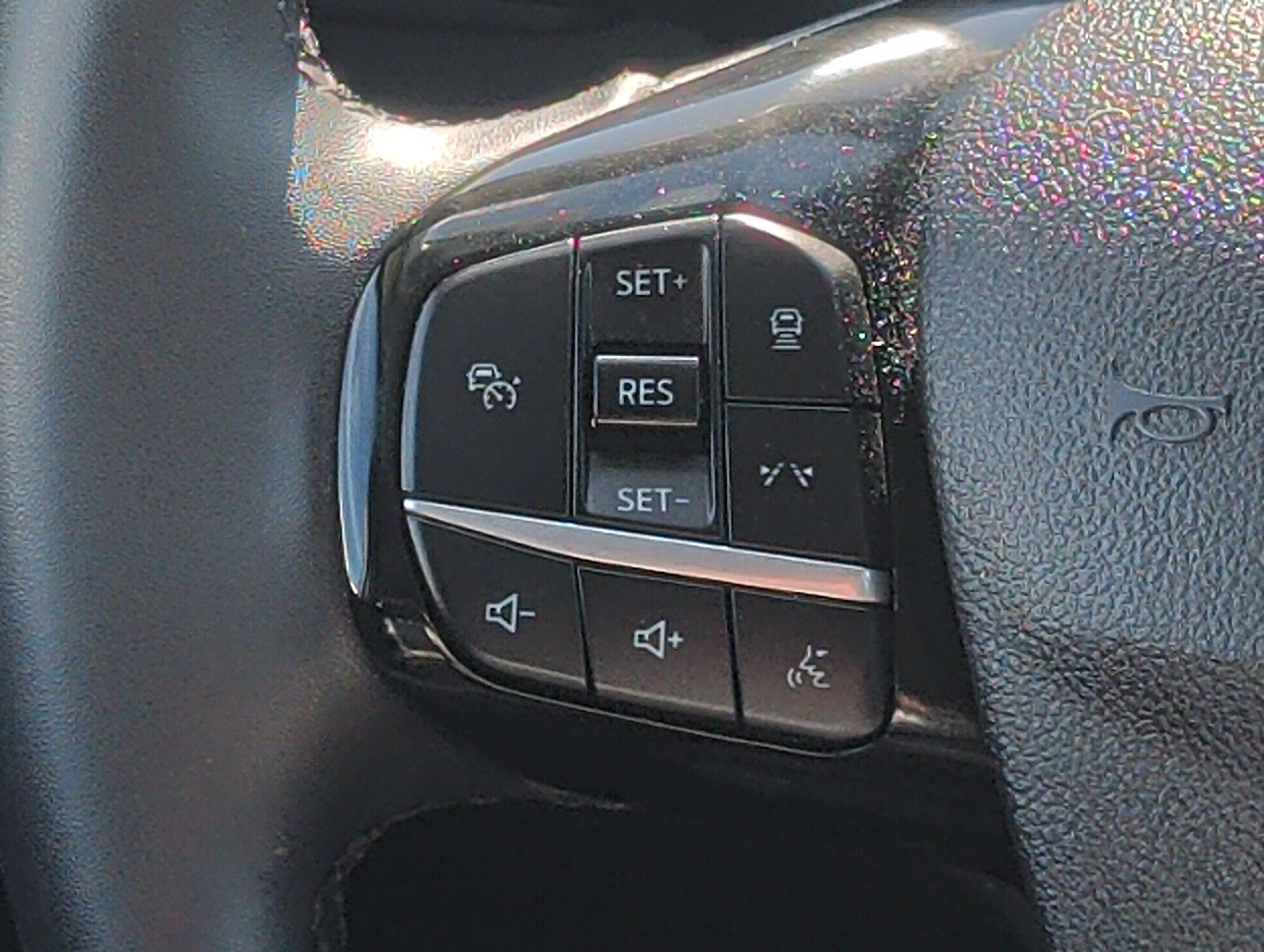 Used 2023 Ford Escape Platinum AWD/4WD image 28