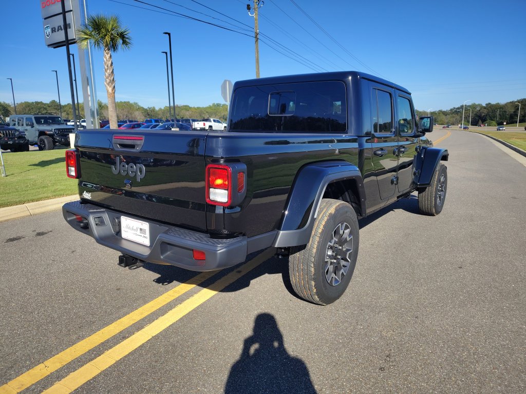 New 2025 Jeep Gladiator Sport w/ Premium Package AWD/4WD image 8