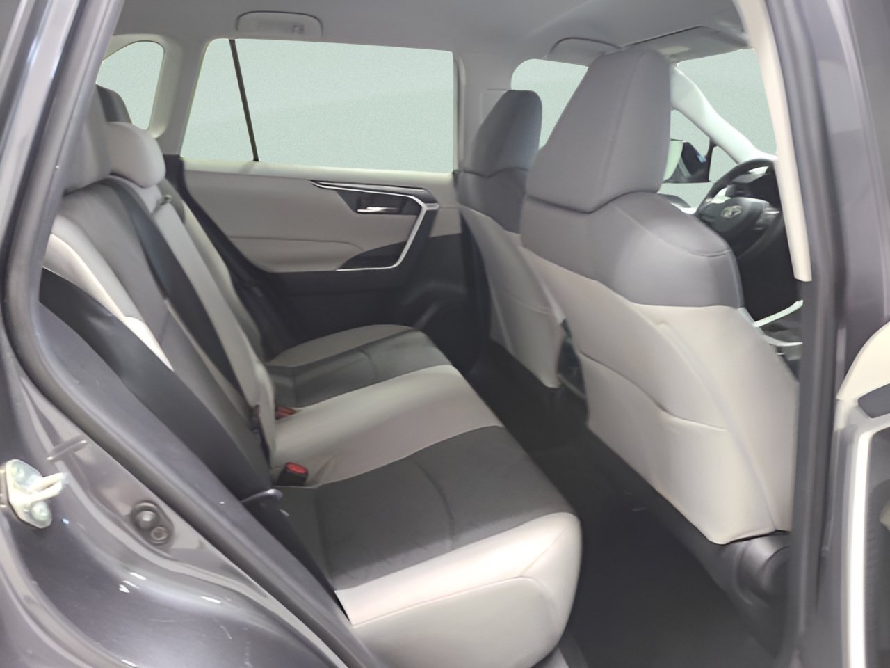 Used 2021 Toyota RAV4 XLE AWD/4WD image 13