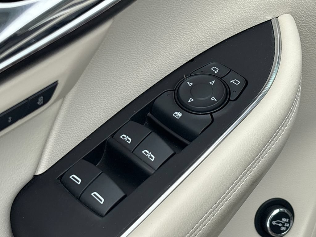 Used 2023 Buick Envision Avenir FWD image 12