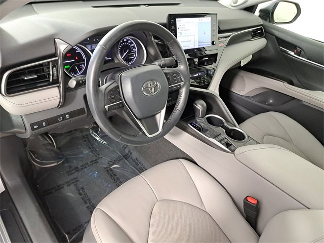 Used 2021 Toyota Camry XLE w/ Navigation Upgrade Package image 18
